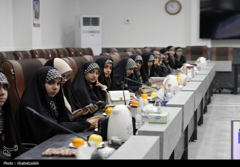 دشمنان در جنگ ترکیبی هویت نوجوان و جوانان را نشانه گرفتهاند