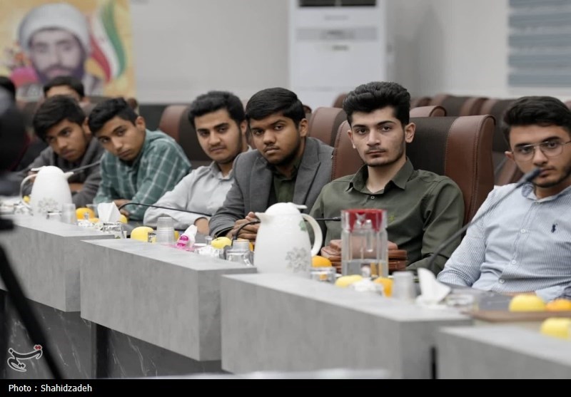 دشمنان در جنگ ترکیبی هویت نوجوان و جوانان را نشانه گرفتهاند