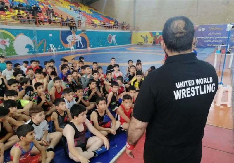 رقابت 250 کشتیگیر خردسال خرمآبادی در جام شهدای مقاومت