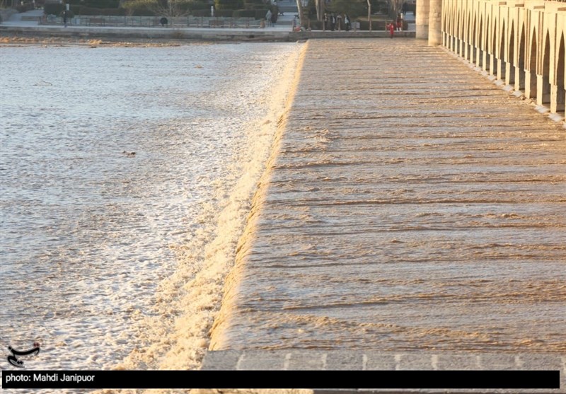 لزوم مساعدت شهرداریهای استان اصفهان در پروژههای تأمین آب