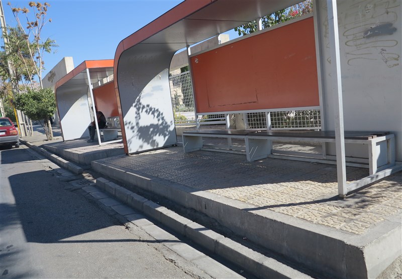 ماجرای آتشسوزی ایستگاه اتوبوس در اراک توسط یک بیخانمان