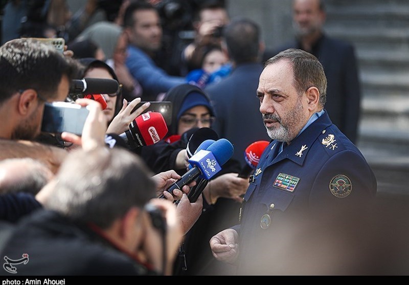 وزیر دفاع: هیچ جنگندهای در حمله اسرائیل وارد ایران نشده است