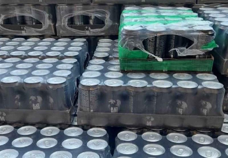 کشف دپوی مواد غذایی و نوشیدنی انرژیزای قاچاق در تبریز