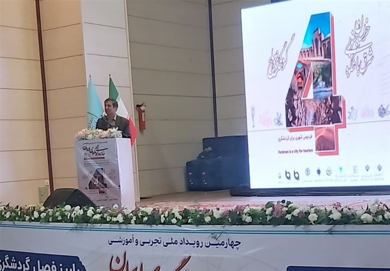 گردشگران سفیران معرفی ظرفیتها و نقطه عطف توسعه هستند