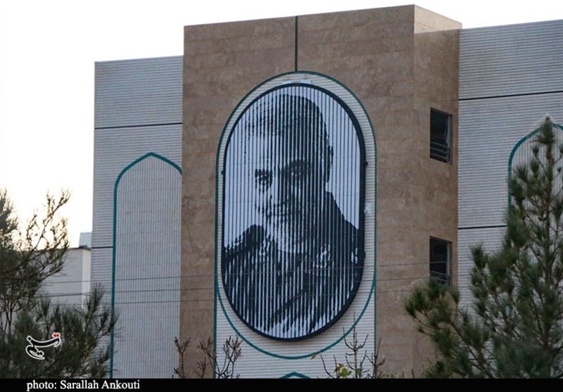 استان کرمان , شهید سپهبد قاسم سلیمانی , شهید , ابومهدی المهندس , عماد مغنیه ,