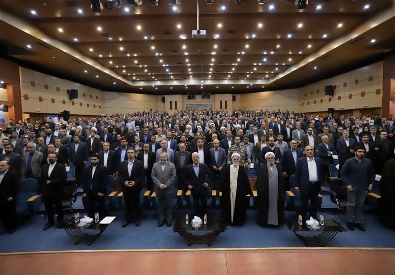 استاندار مرکزی: خودم را خادم مردم میدانم