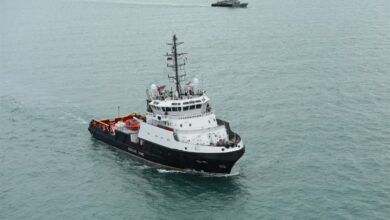 الحاق یک فروند شناور به بندرگاه تیاب