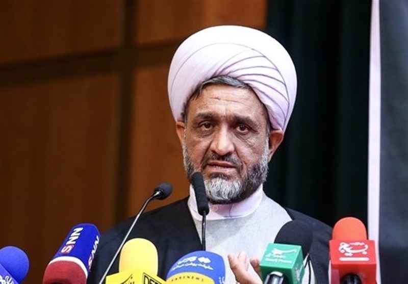 ایستادگی در برابر آمریکا را تا پای جان ادامه میدهیم