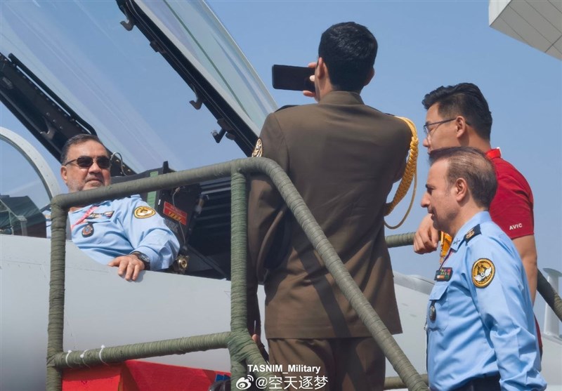 _بازدید_ _امیر_ _واحدی_ _از_ _نمایشگاه_ _هوایی_ _چین_