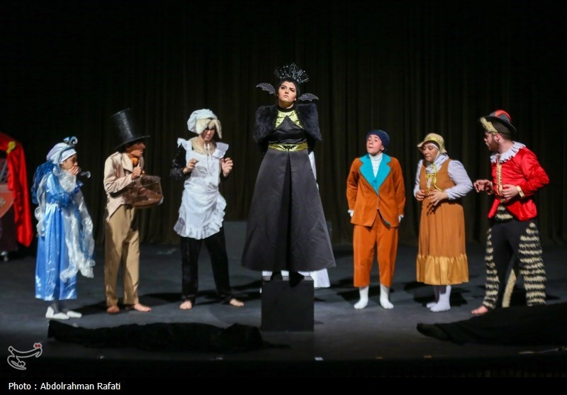 برنامههای روز چهارم جشنواره تئاتر/ ازبکها روی صحنه