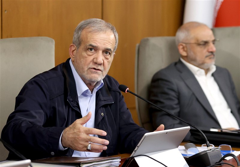 تأکید پزشکیان بر تعیین تکلیف پروژههای سرمایهگذاری خارجی