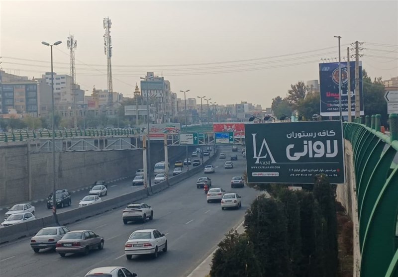 تابلوهای تبلیغاتی؛ تاولهای چرک بر چهره کرج