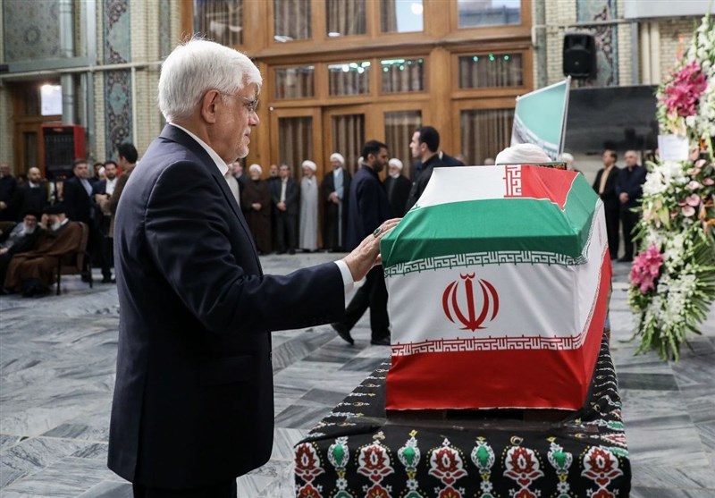 حضور عارف در مراسم تشییع حجتالاسلام شوشتری