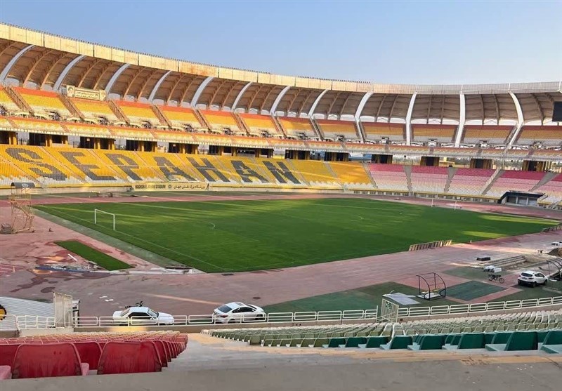 دیدار سپاهان و پرسپولیس در ورزشگاه نقشجهان با چمن جدید