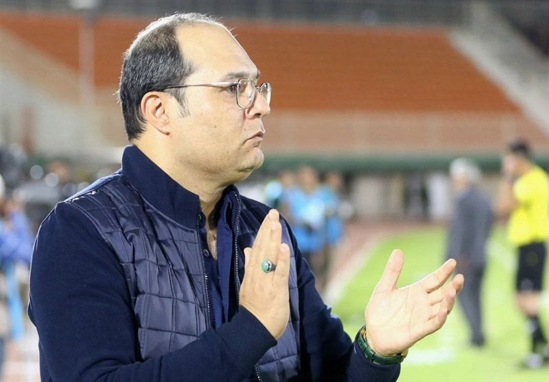 ربیعی: فدراسیون برای VAR دوربین استاندارد بیاورد