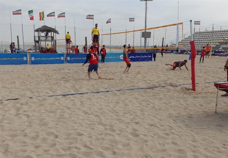 ساخت 3 زمین والیبال ساحلی در آران و بیدگل آغاز شد