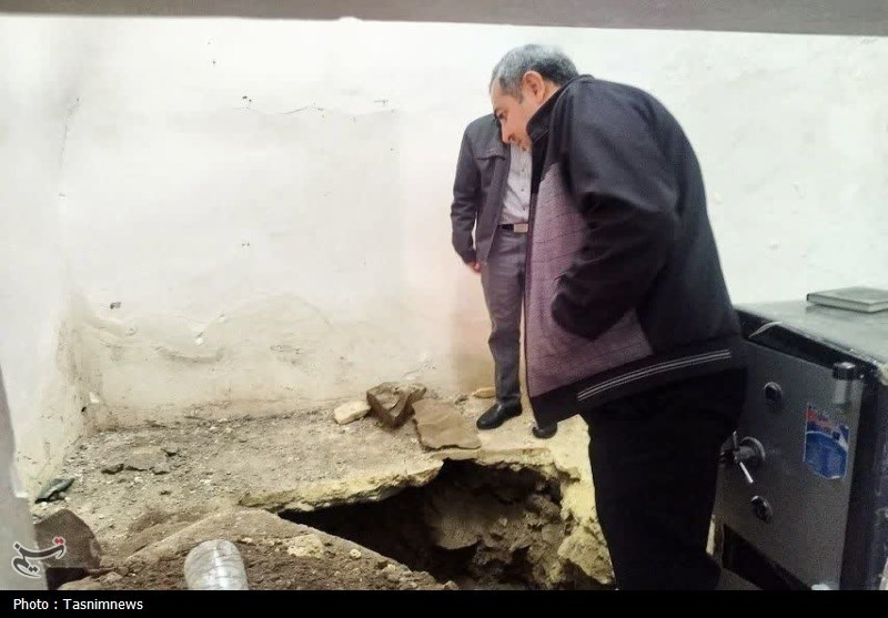 سرقت از یک امامزاده در سلطانیه/ سارقان قبور را تخریب کردند