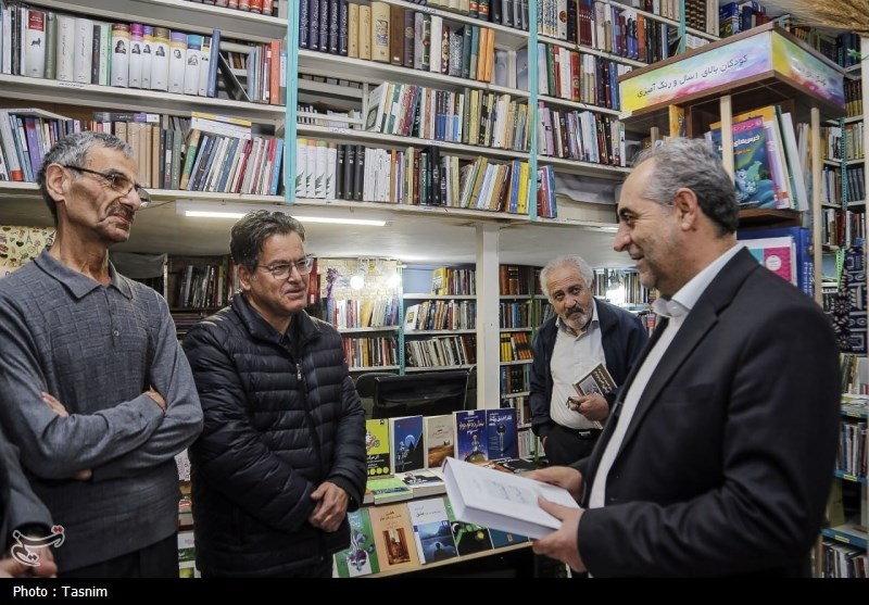 سرمستی کتابفروشان تبریز از دیدار سرمست + تصاویر