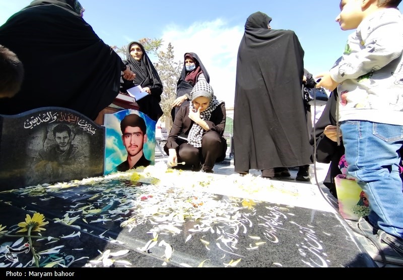 سنگ یادبود شهید جاویدالاثر