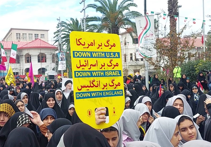 شور و شعف دانشآموزان گیلانی در راهپیمایی 13 آبان+فیلم