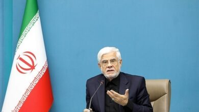 عارف: پدیده قاچاق در نهایت قدرت و جدیت پیگیری میشود