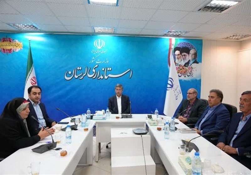 لرستان را فارغ از اختلافات سیاسی توسعه میدهیم