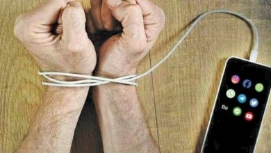 مراجعه بیش از حد نوجوانان به گوشی چالشی برای خانوادهها