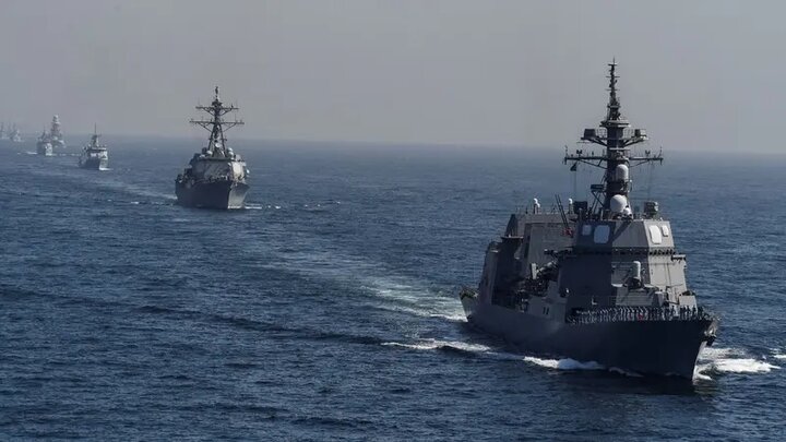 ناو مینروب نیروی دریایی ژاپن طعمه حریق شد