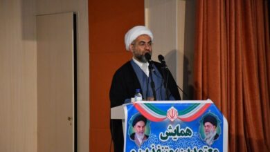 نخبگان به مسائل و چالشهای کردستان ورود کنند