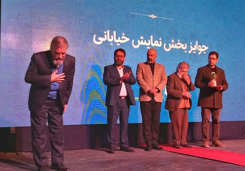 هنرمندان میراثدار گنجینههای ادبی و فرهنگی کشور هستند