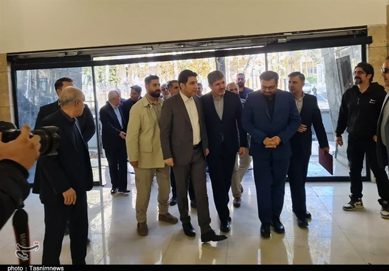 پروژه نیمهتمام تالار مرکزی سنندج سریع به اتمام برسد