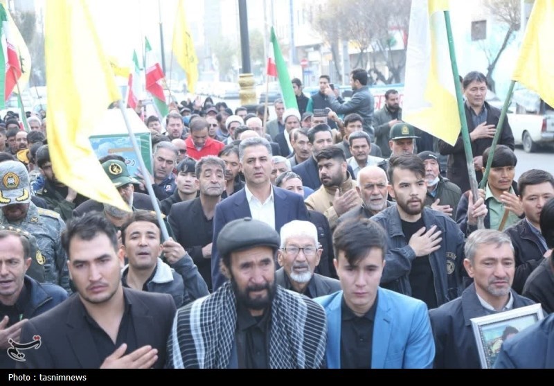 پیکر شهید مدافع حرم در باقرشهر تشییع شد+ تصاویر