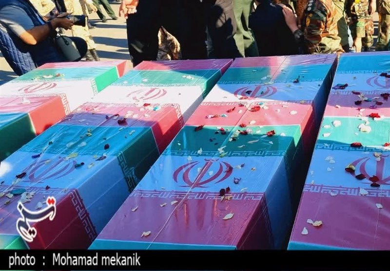 پیکر مطهر 8 شهید گمنام کرج را عطرآگین کرد + فیلم
