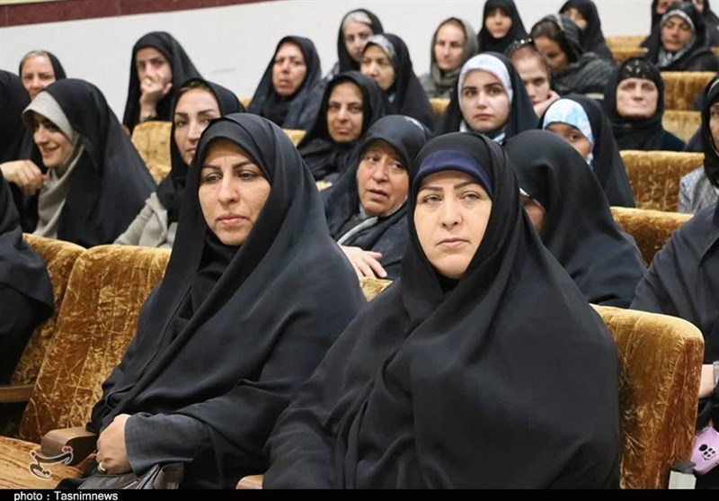 یادواره 28 زن شهیده شهرستان کامیاران+تصاویر