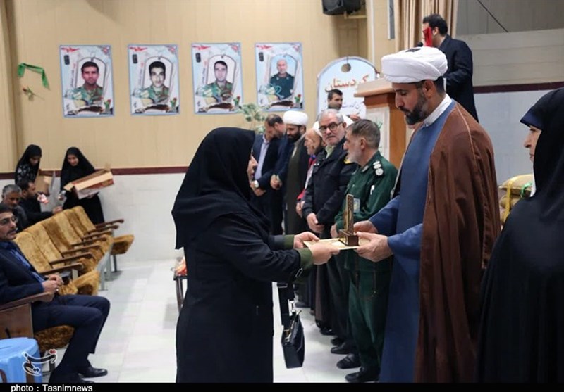 یادواره 28 زن شهیده شهرستان کامیاران+تصاویر