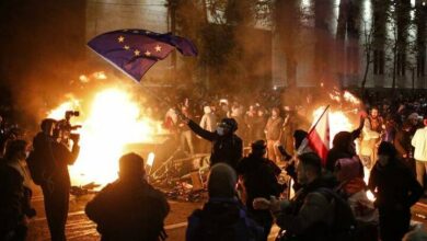 آمریکا در حمایت از آشوبهای گرجستان شراکت راهبردی با تفلیس را تعلیق کرد