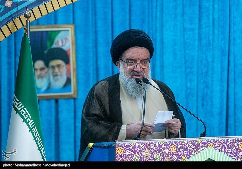 آیتالله خاتمی: بیحجابی برای انقلاب آسیبزاست