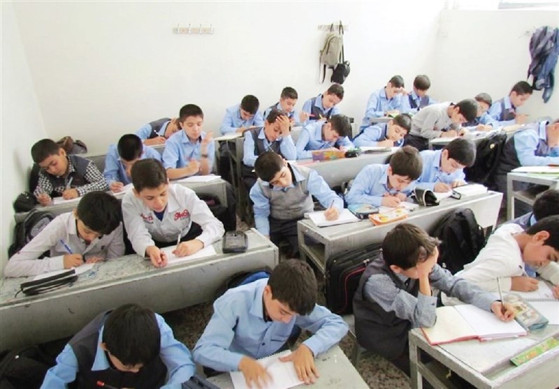 اجبار دانشآموزان به شرکت در کلاسهای خصوصی تخلف است