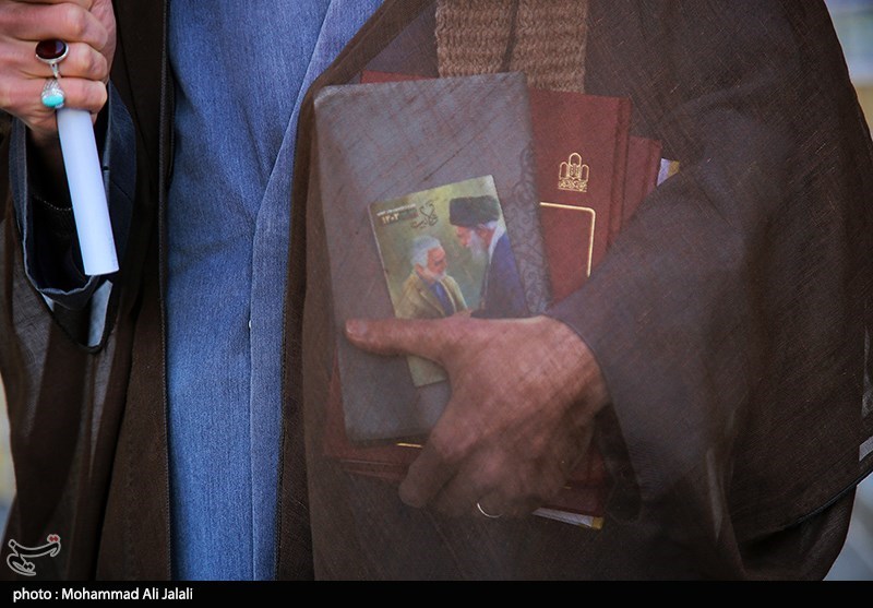 اجتماع بزرگ مردم قم در سالروز حماسه 9 دی+ تصاویر