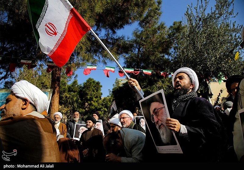 اجتماع بزرگ مردم قم در سالروز حماسه 9 دی+ تصاویر