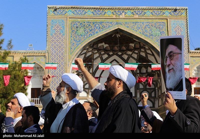 اجتماع بزرگ مردم قم در سالروز حماسه 9 دی+ تصاویر