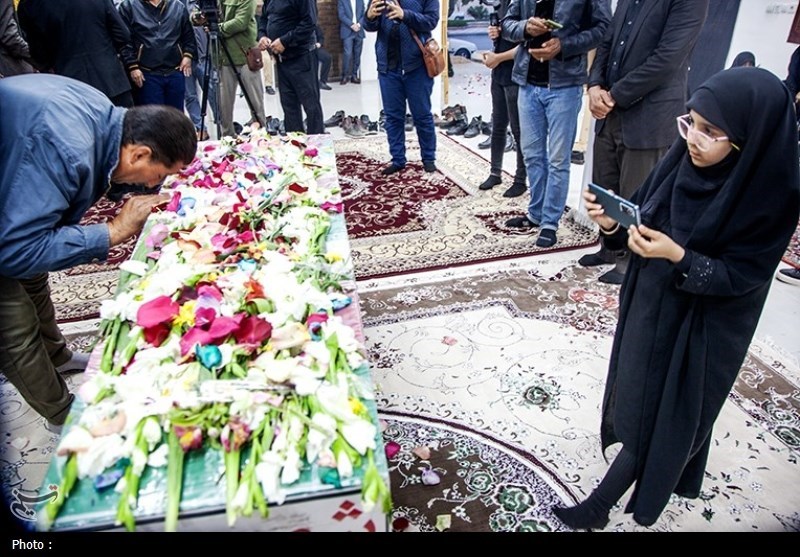 تجدید میثاق هنرمندان بوشهری با شهدای والامقام+تصاویر