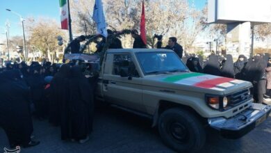 تشییع شهید گمنام بر روی دوش مردم ولایتمدار زنجان+تصاویر