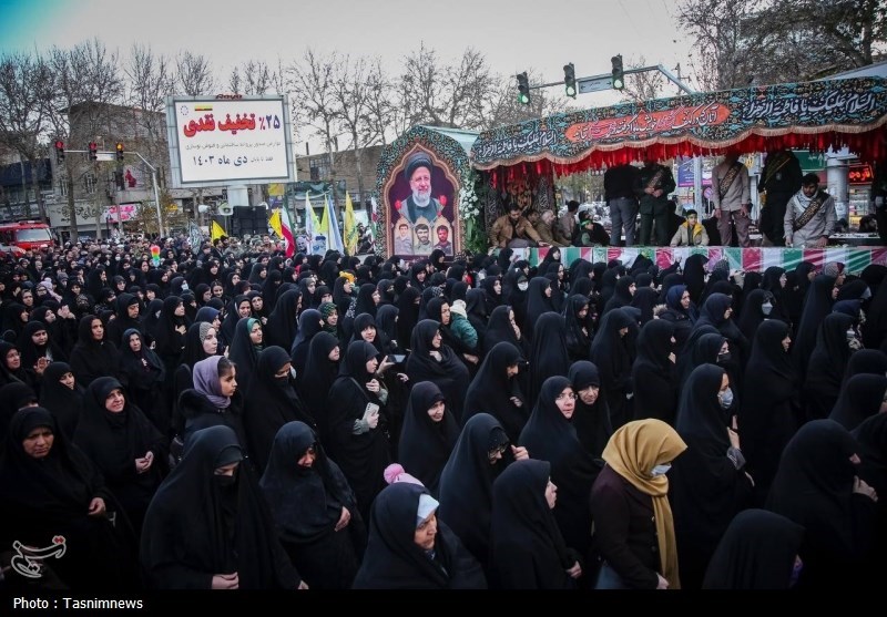 تصاویر استقبال پرشور مردم بجنورد از پیکر 6 شهید گمنام