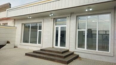 تمامی خانوادههای جانباختگان طبس خانههای خود را تحویل گرفتند