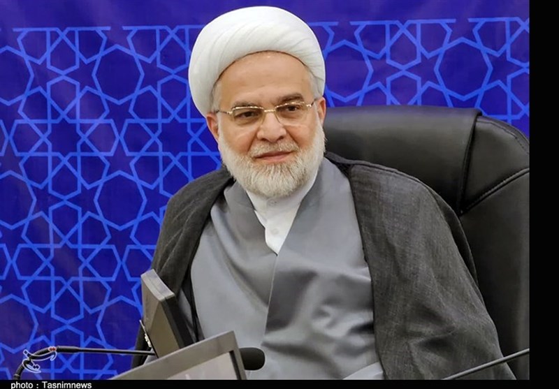 توصیف زیبا از جایگاه معلمان/شهدای دانشجو همواره زندهاند