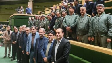 حضور جمعی از فرماندهان و خلبانان هوانیروز ارتش در مجلس