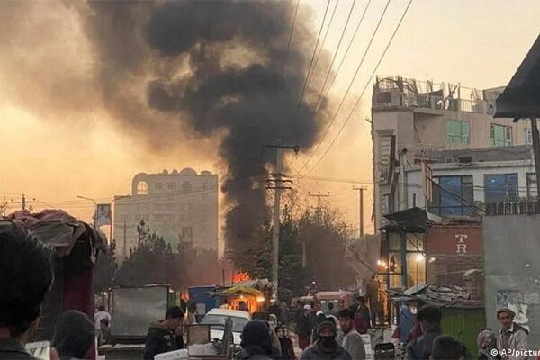 خودرو دیپلماتیک در جلالآباد افغانستان هدف قرار گرفت/ چند نفر کشته و زخمی شدند