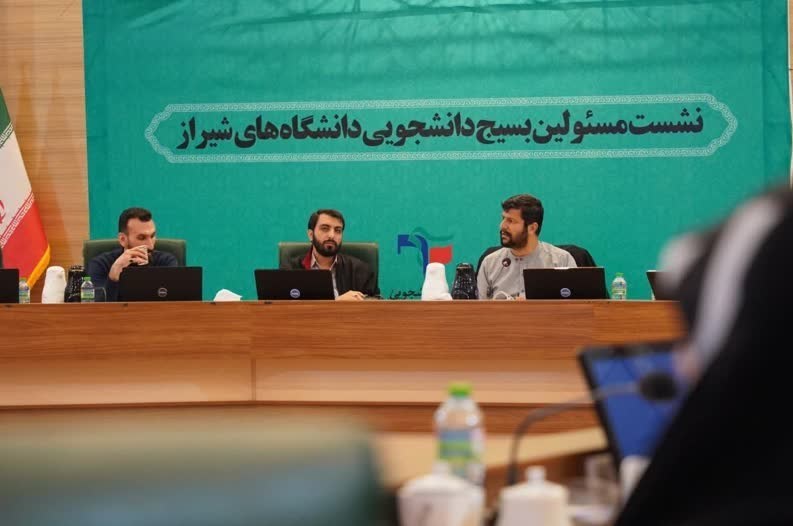 دانشجویان در عرصه تولید قدرت مجاهدانه عمل کنند