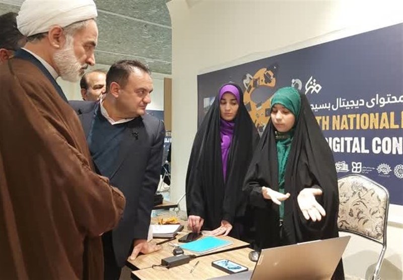 دشمنان با 300 شبکه برونمرزی و خارجی به جنگ ایران آمدهاند